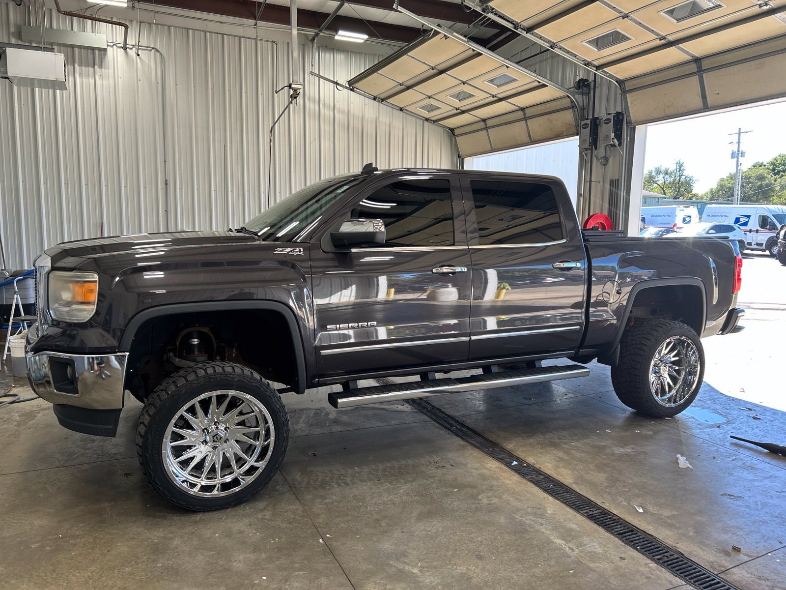 Used 2014 GMC Sierra 1500 SLT with VIN 3GTU2VEC9EG131653 for sale in Kansas City