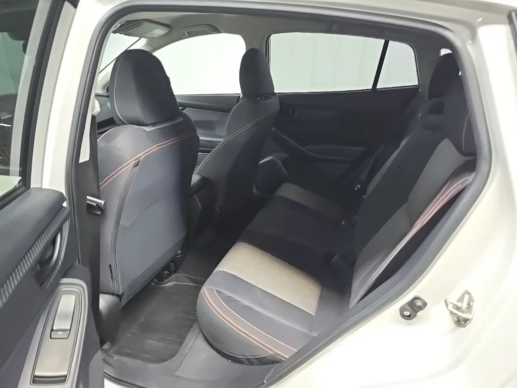 Used 2018 Crystal White Pearl Subaru 2.0i Premium image 30