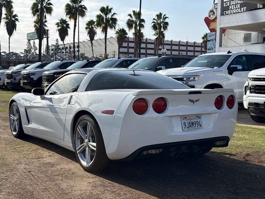 Used 2010 ARCTIC WHITE Chevrolet w/2LT image 7