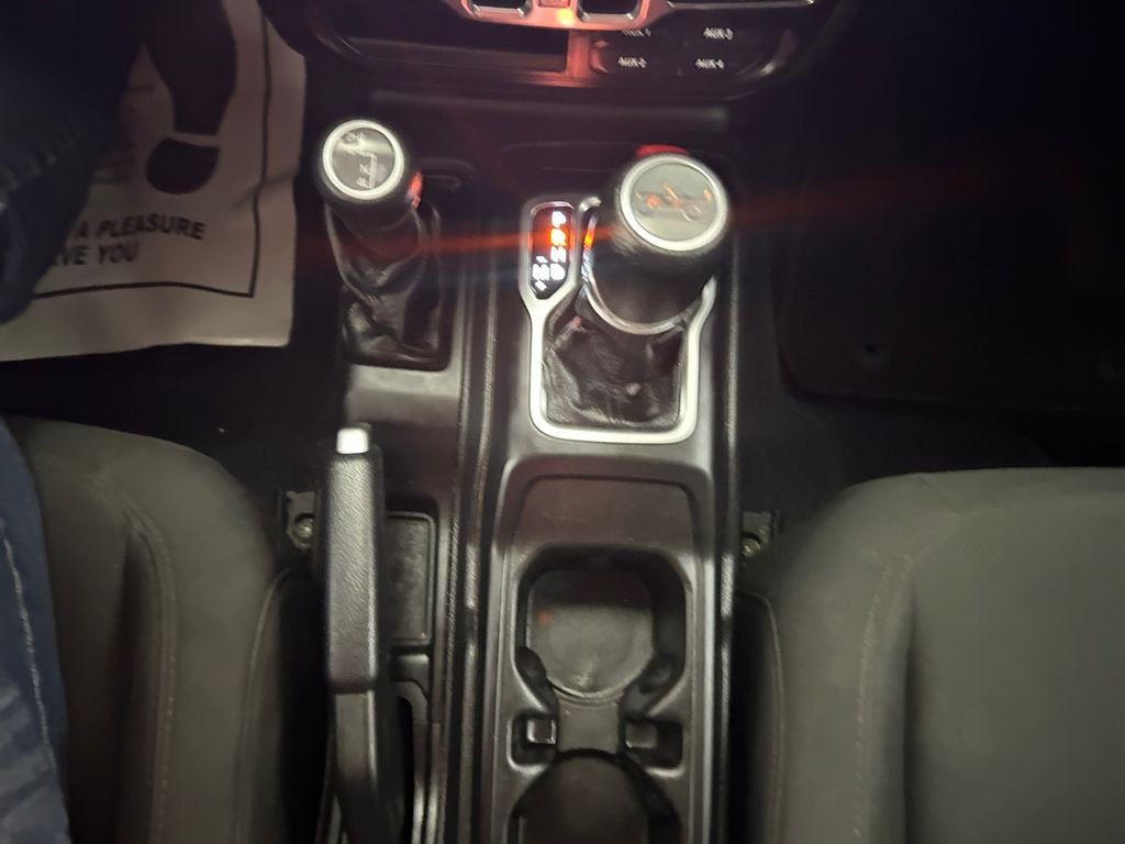Used 2019 Gray Jeep Unlimited Sport S image 27