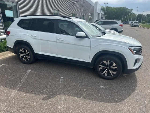 Certified 2024 Volkswagen Atlas SE with VIN 1V2LR2CA8RC529032 for sale in Inver Grove Heights, Minnesota