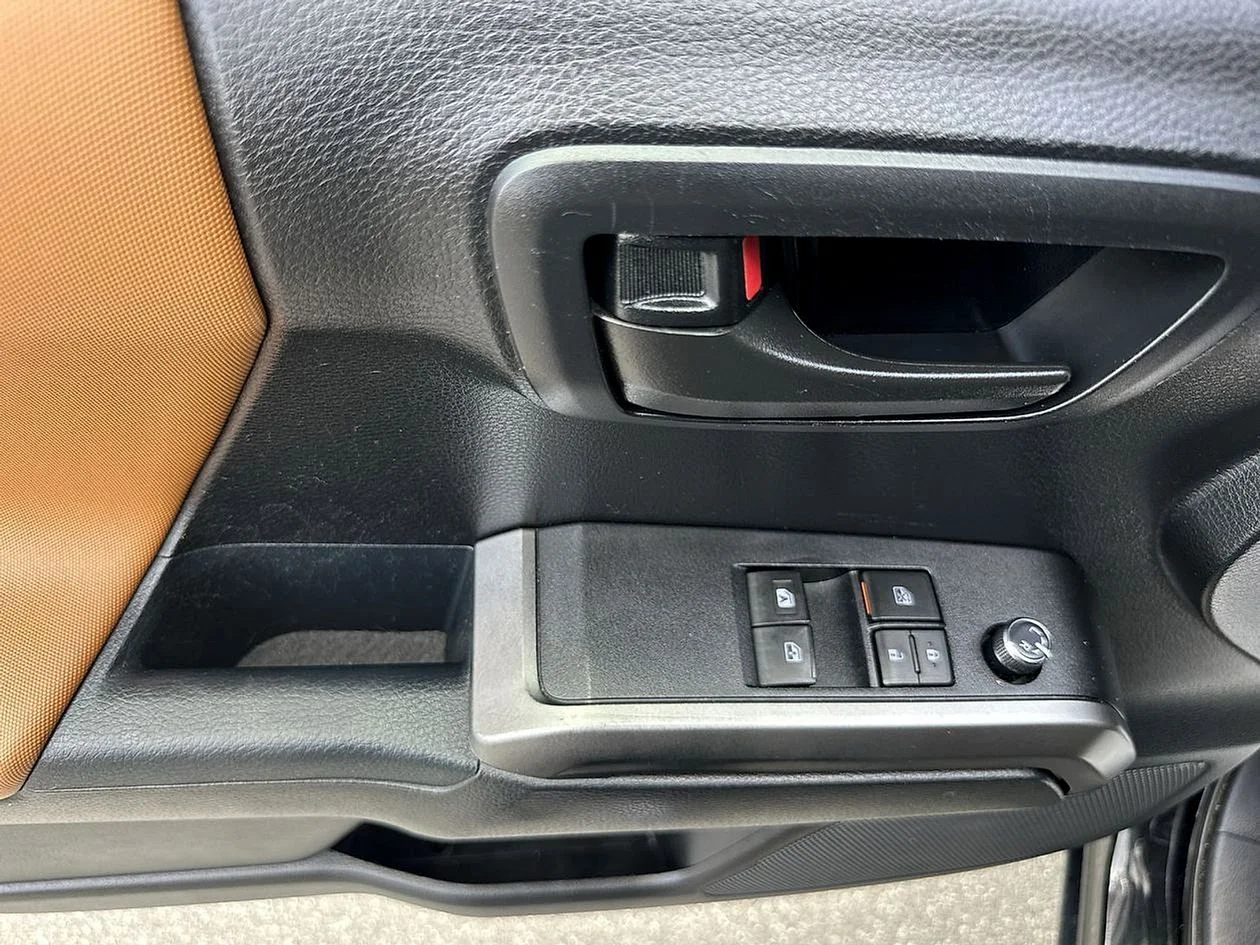 Used 2017 Black Toyota SR5 image 15