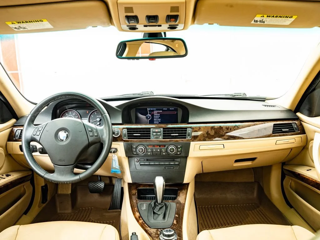 Used 2010 Alpine White BMW 328i image 4