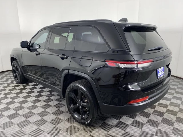 Used 2024 Black Jeep Altitude X image 10