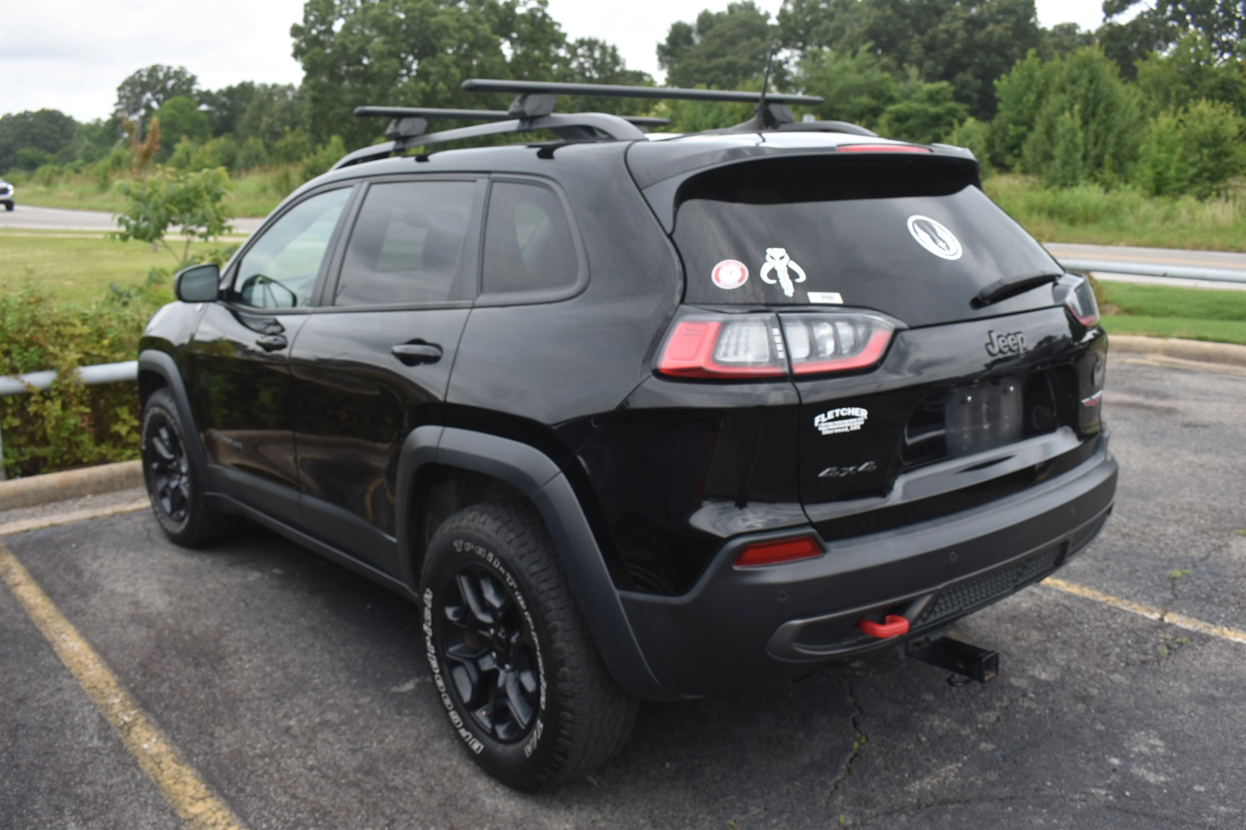 Used 2021 Diamond Black Crystal Pearlcoat Jeep Trailhawk image 6