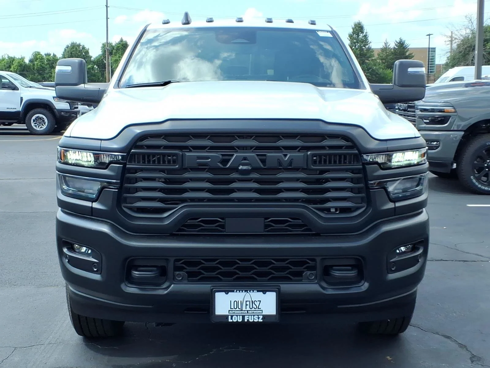 New 2026 Bright White Clear-Coat Exterior Paint RAM Tradesman image 19
