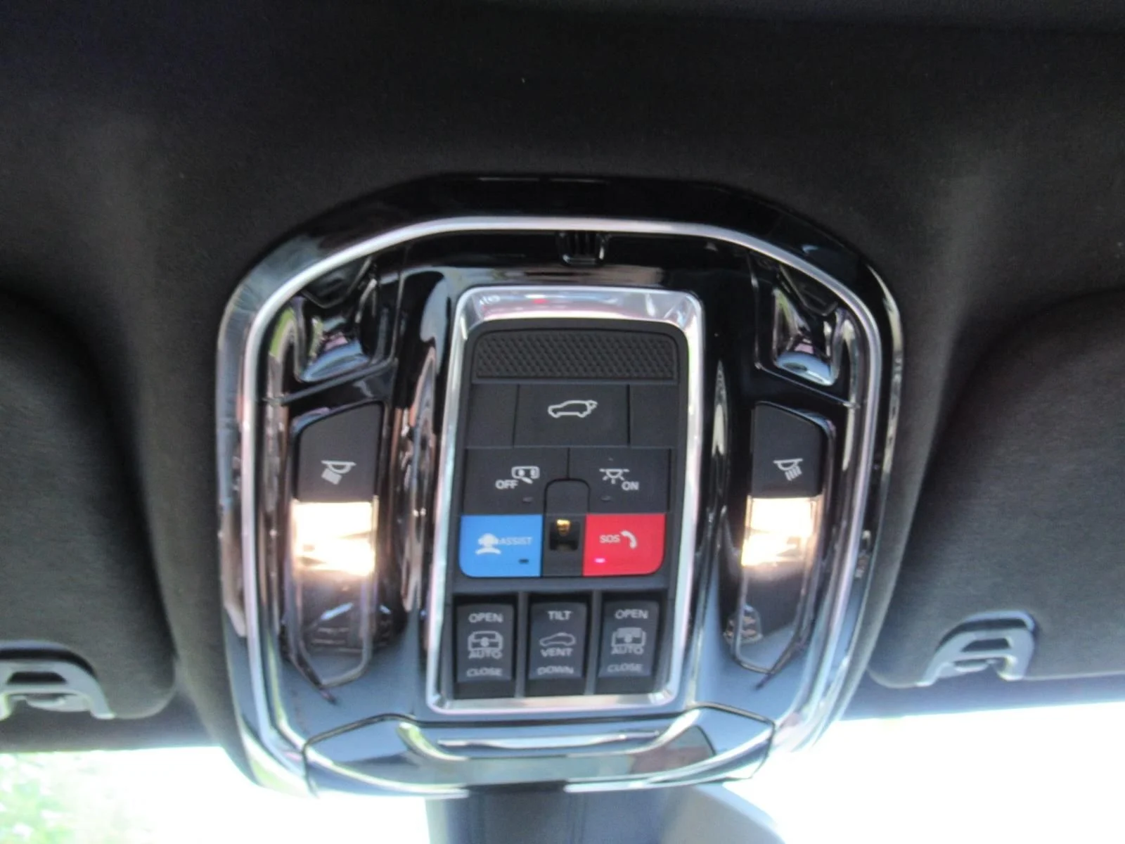 Used 2025 White Jeep Series III image 35