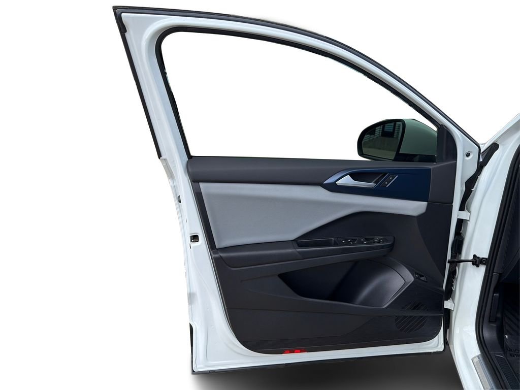 Used 2022 Pure White Volkswagen SE image 20