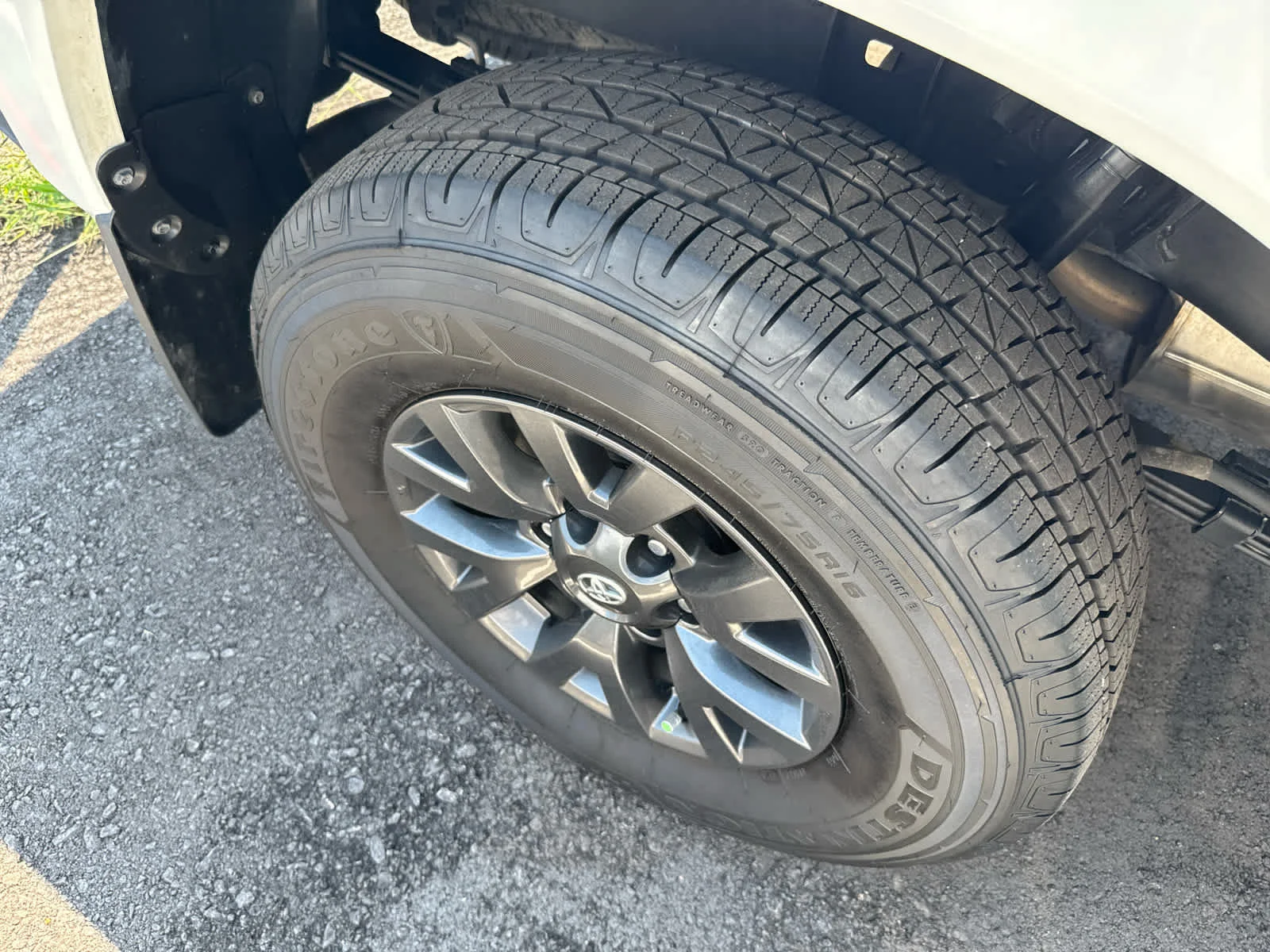 Used 2023 Ice Cap Toyota SR5 image 9