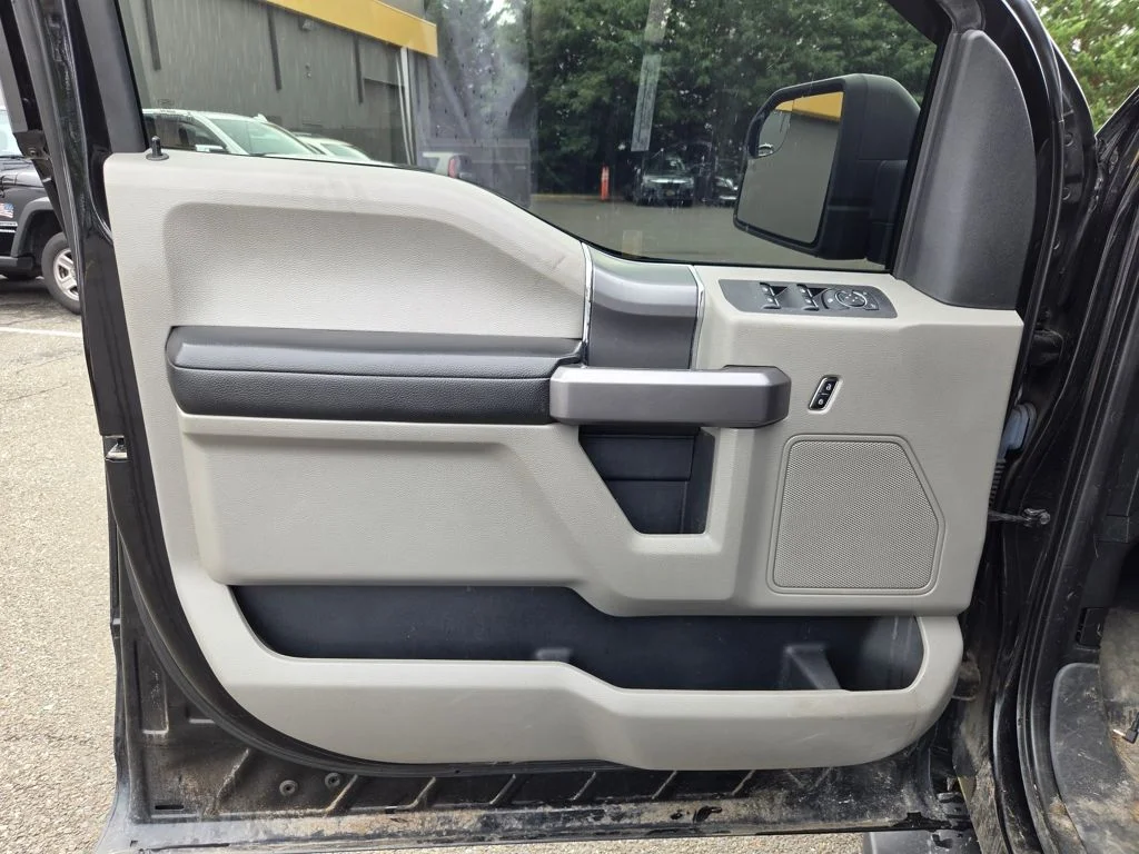 Used 2019 Blue Ford  image 11