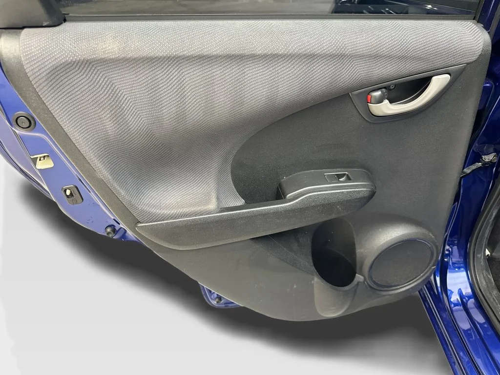 Used 2011  Honda Base image 34