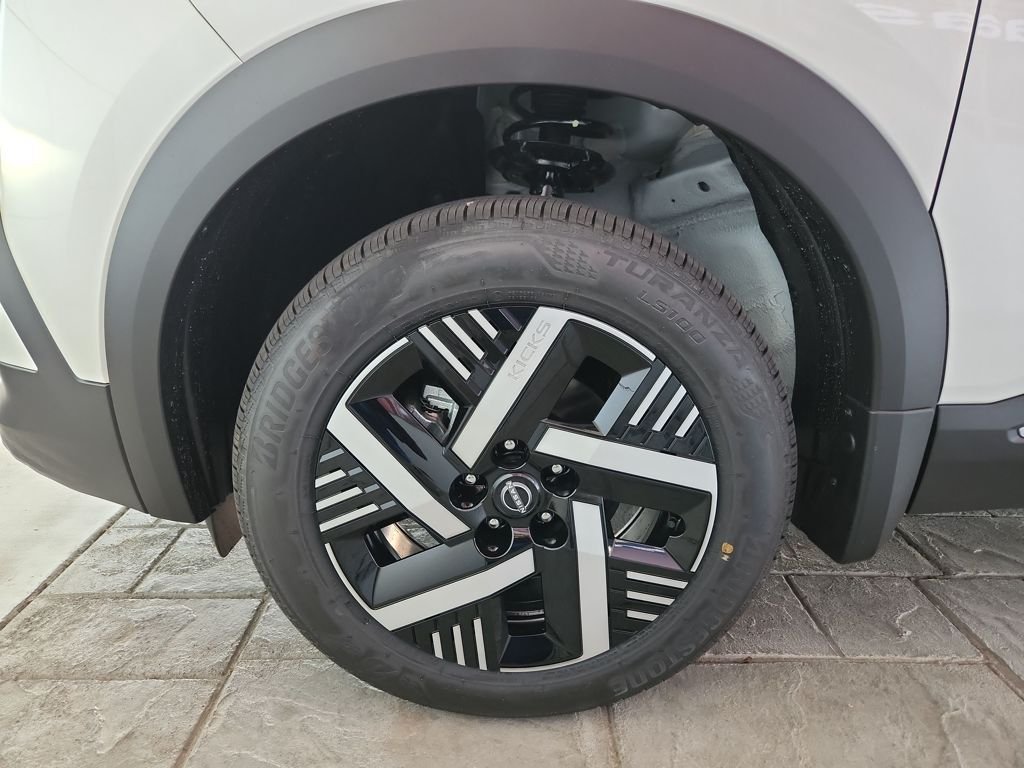 New 2026 White Nissan SV image 21