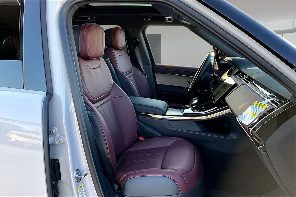 New 2026 BORASCO GREY Land Rover Dynamic SE image 11