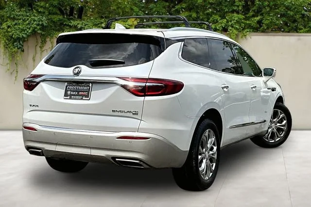 Used 2018 White Frost Tricoat Buick Avenir image 6