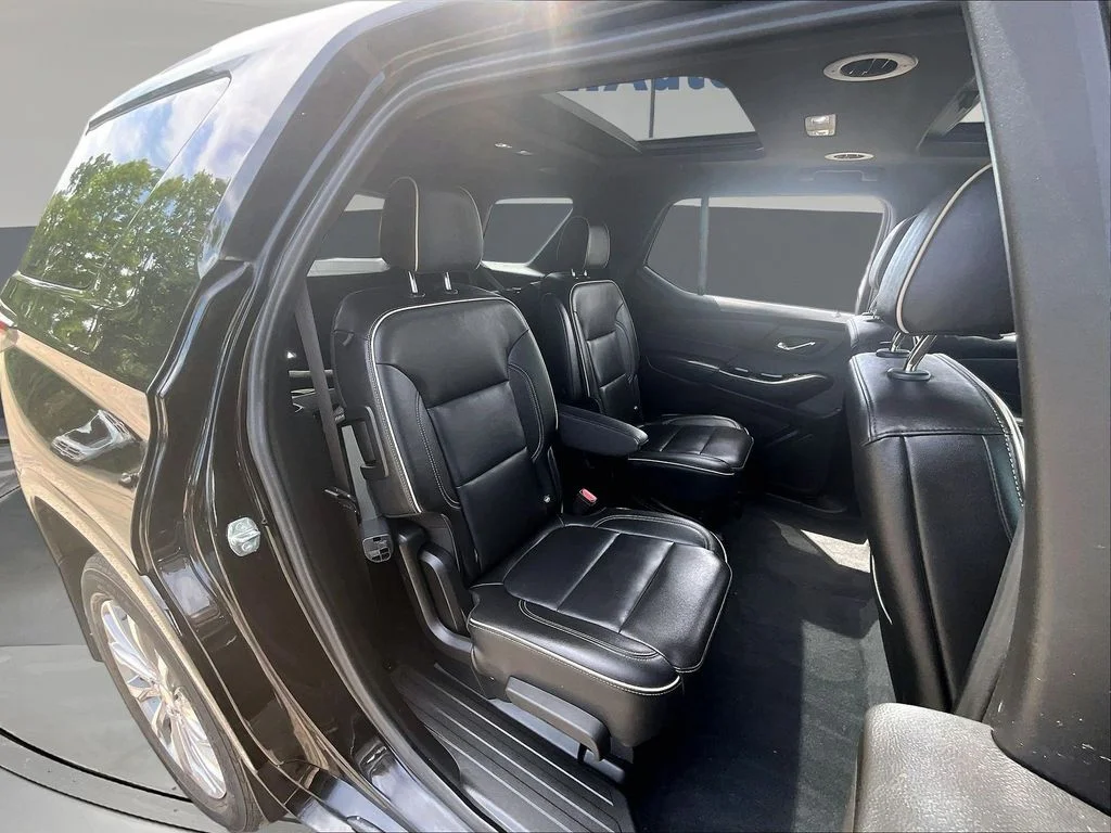 Used 2023 Black Chevrolet Premier image 29