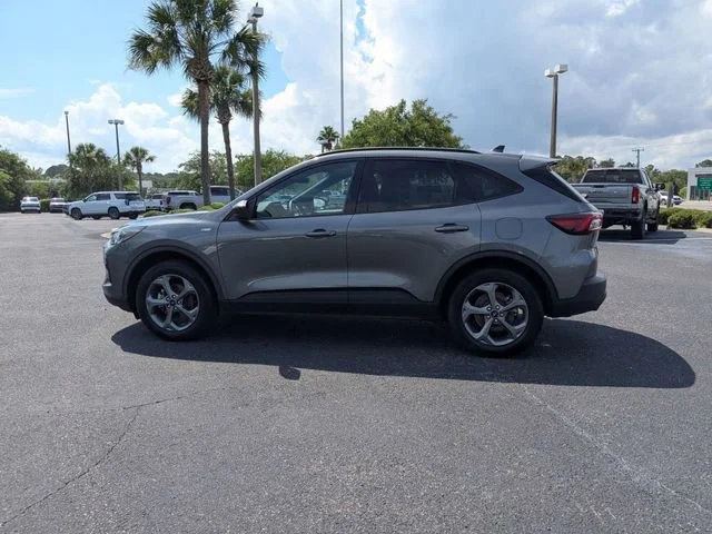 Used 2025 Gray Ford ST-Line image 6