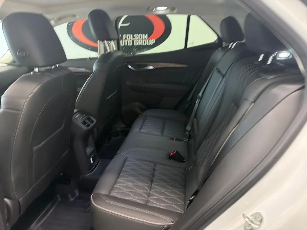 Used 2022 White Buick Avenir image 15