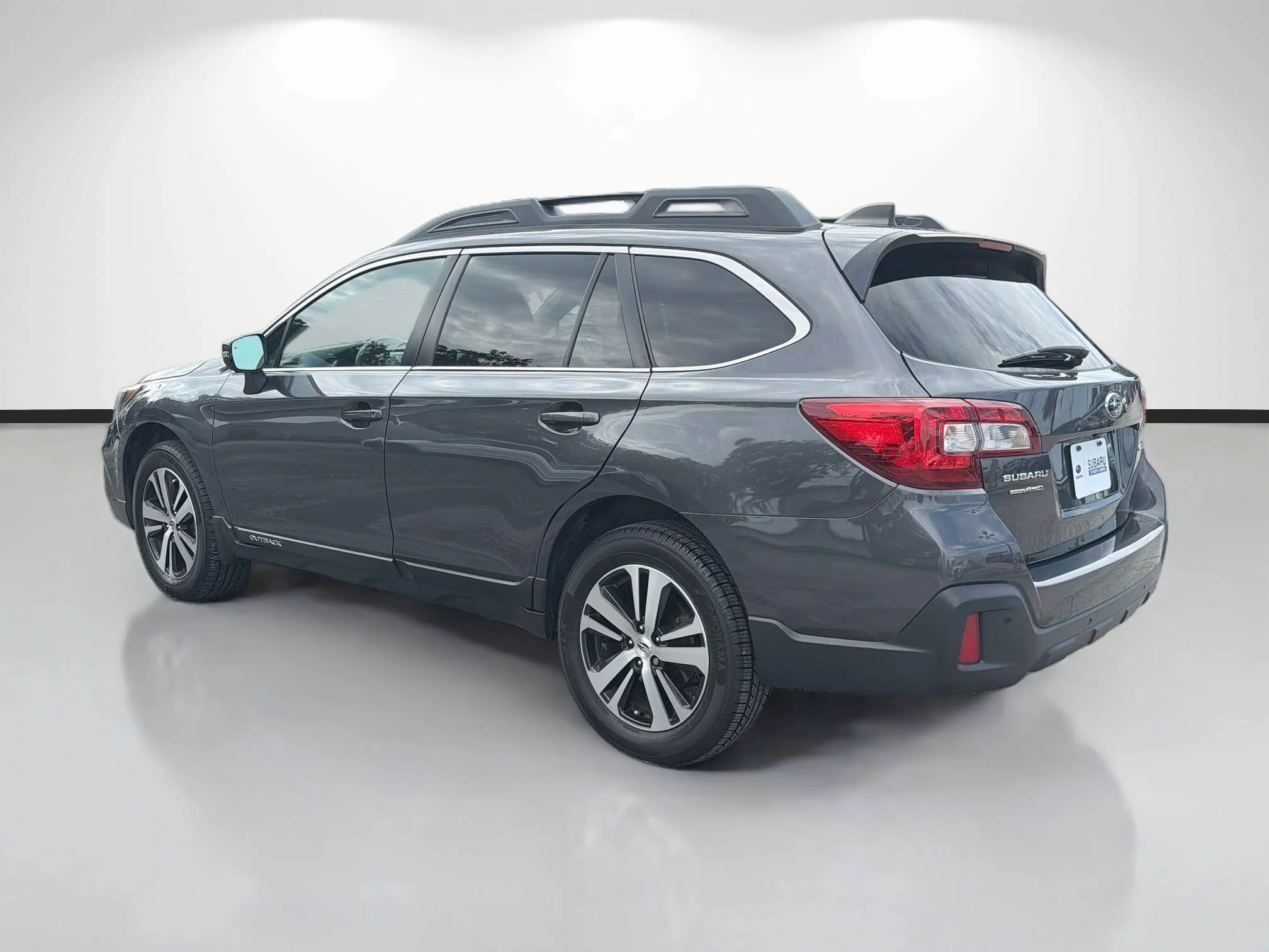 Used 2018 Magnetite Gray Metallic Subaru Limited image 2