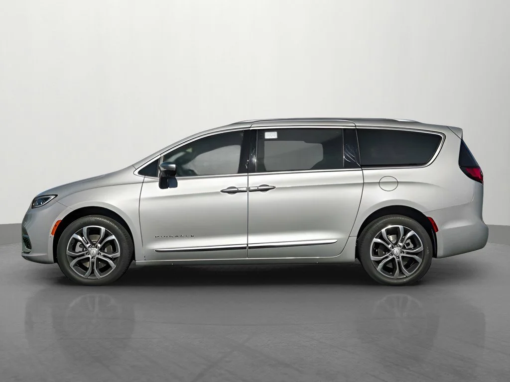 2026 Chrysler Pacifica Pinnacle - Photo 3