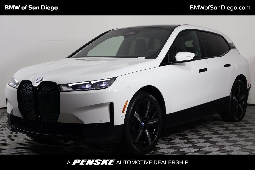 Certified Used 2025 Alpine White BMW xDrive50 image 1