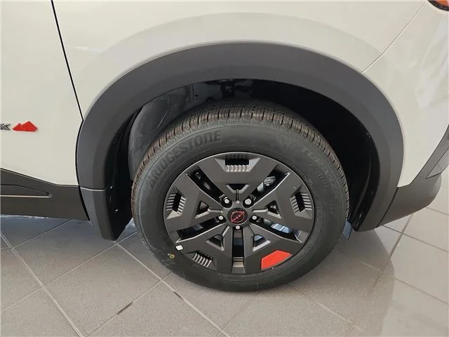 New 2027 YFQ Aspen Whit Nissan SV All-Wheel Drive image 4