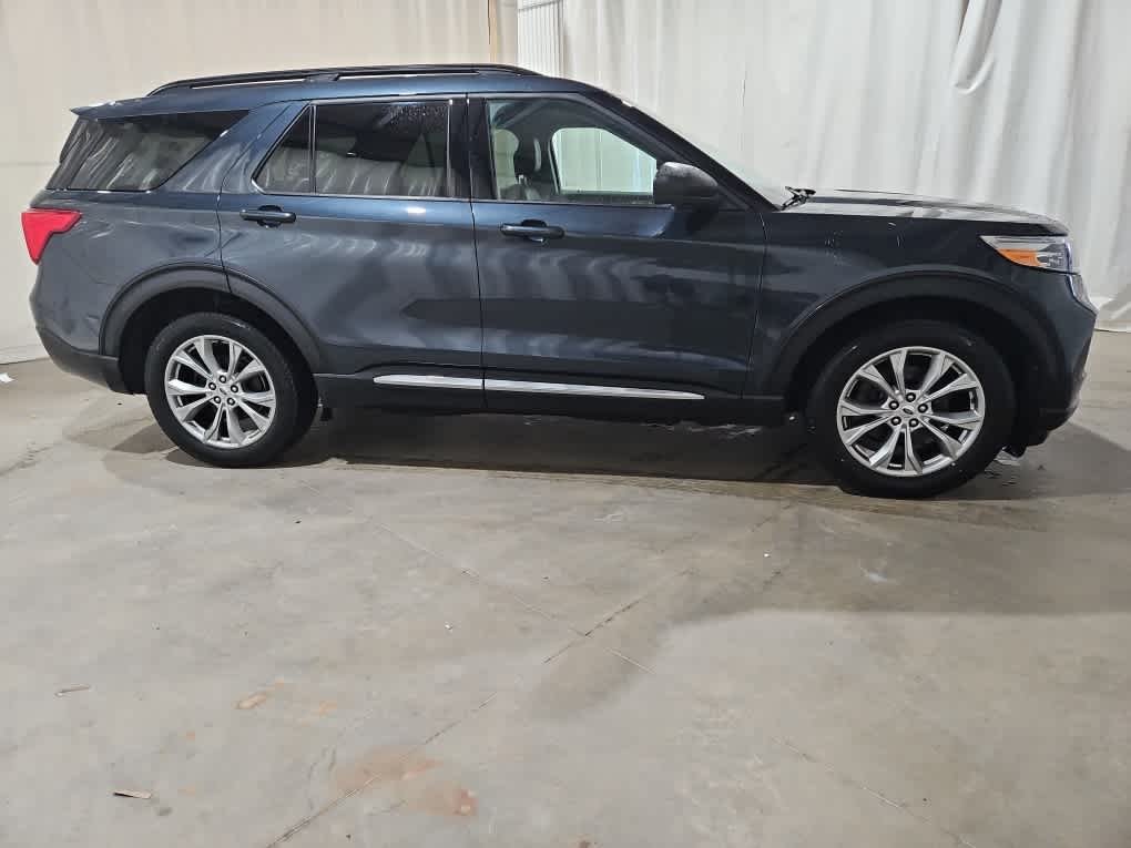 Used 2023 Stone Blue Metallic Ford XLT image 4