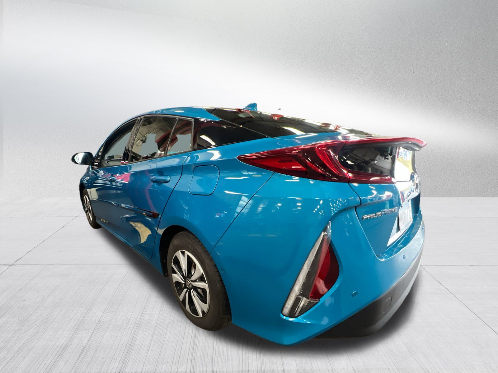 Used 2018 Blue Magnetism Toyota Advanced image 3