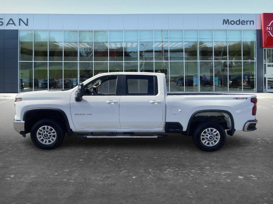 Used 2025 Summit White Chevrolet LT image 7