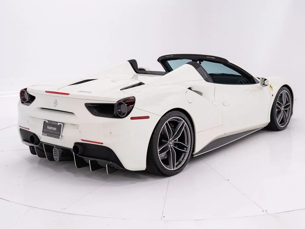 Used 2018 Bianco Avus Ferrari  image 5