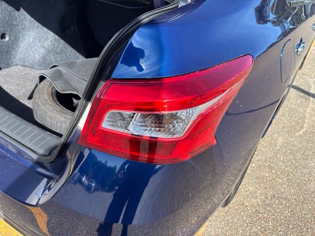 Certified Used 2018 Gray Nissan SR image 8
