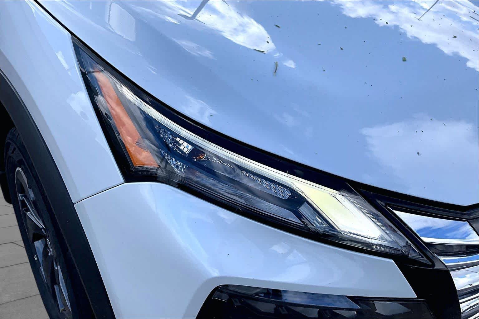 Used 2024 Everest White Pearl Nissan SV image 26