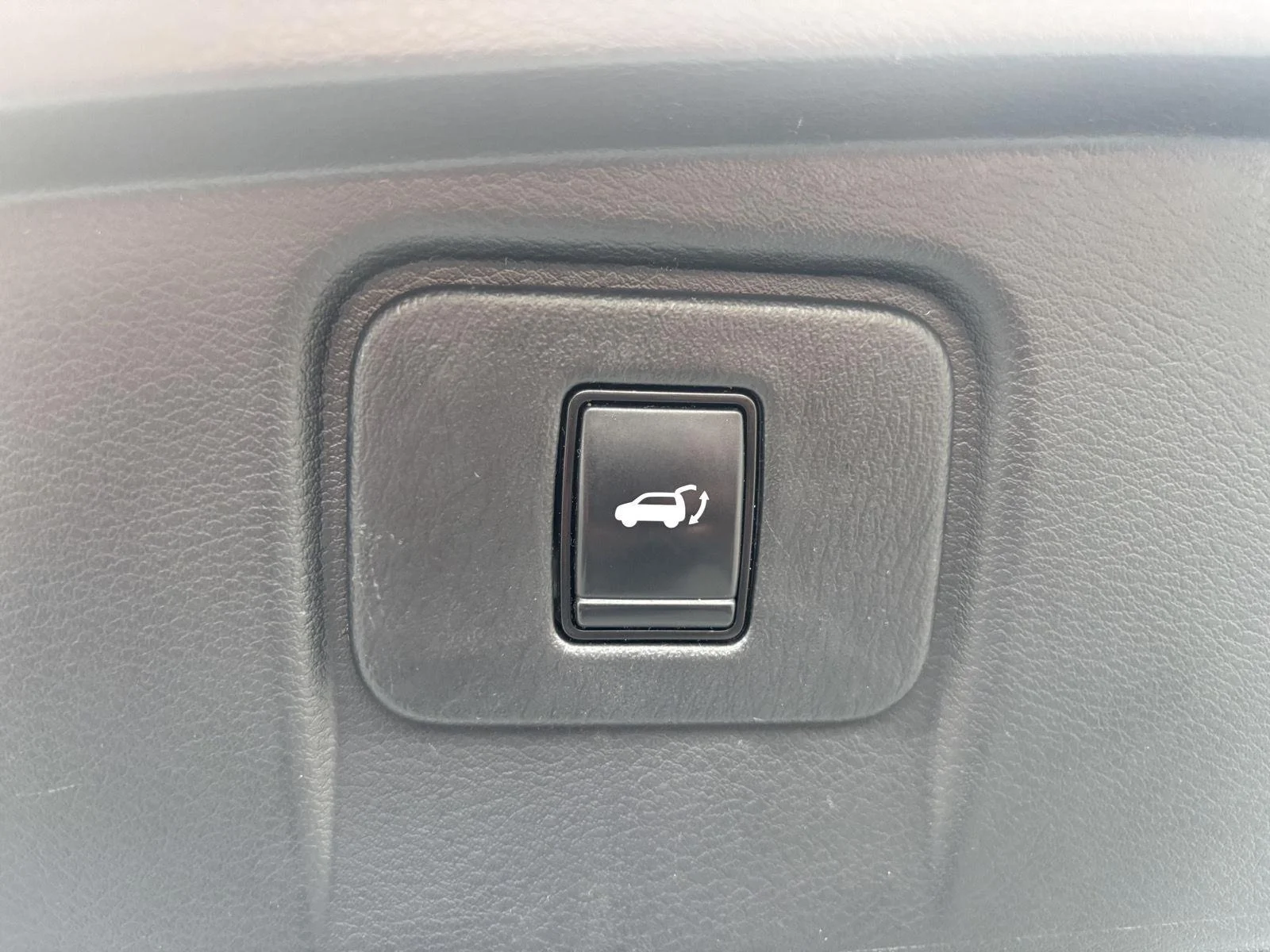 Used 2022 Boulder Gray Pearl Nissan SL image 23
