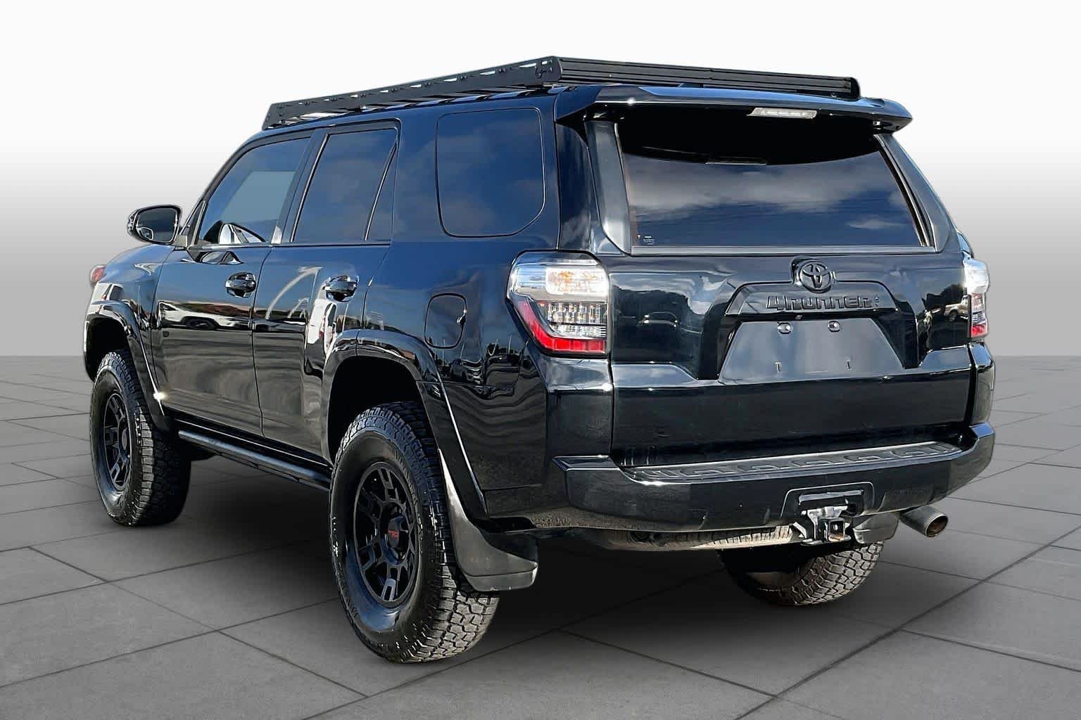Used 2022 Midnight Black Metallic Toyota SR5 Premium image 11
