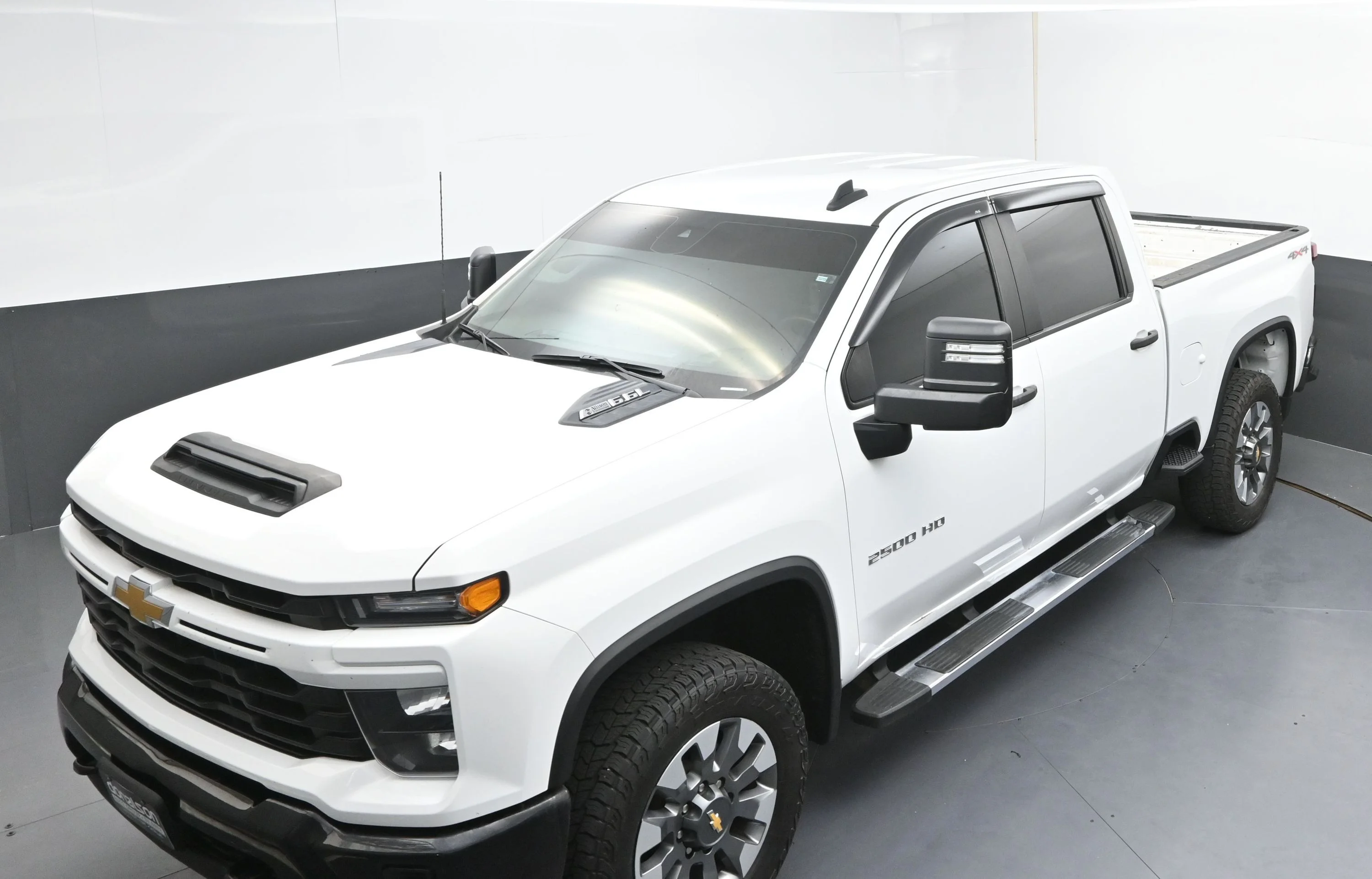 Used 2024 Summit White Chevrolet Custom image 19