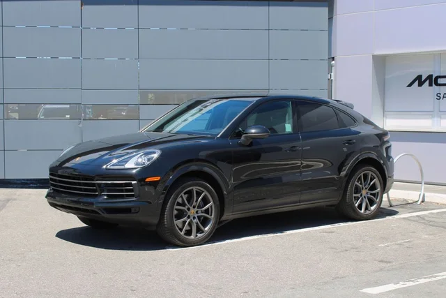 2023 Porsche Cayenne Coupe Platinum Edition