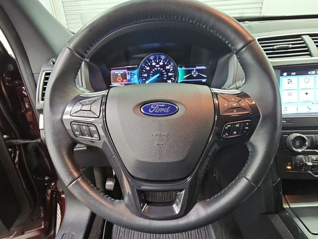 Used 2018 Red Ford XLT image 27