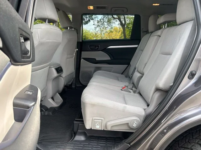 Used 2019 Gray Toyota LE image 22