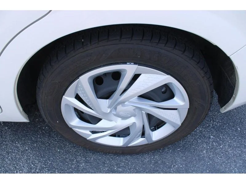 Used 2024  Subaru  image 7