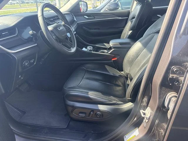 Used 2023 Gray Metallic Jeep Limited image 20