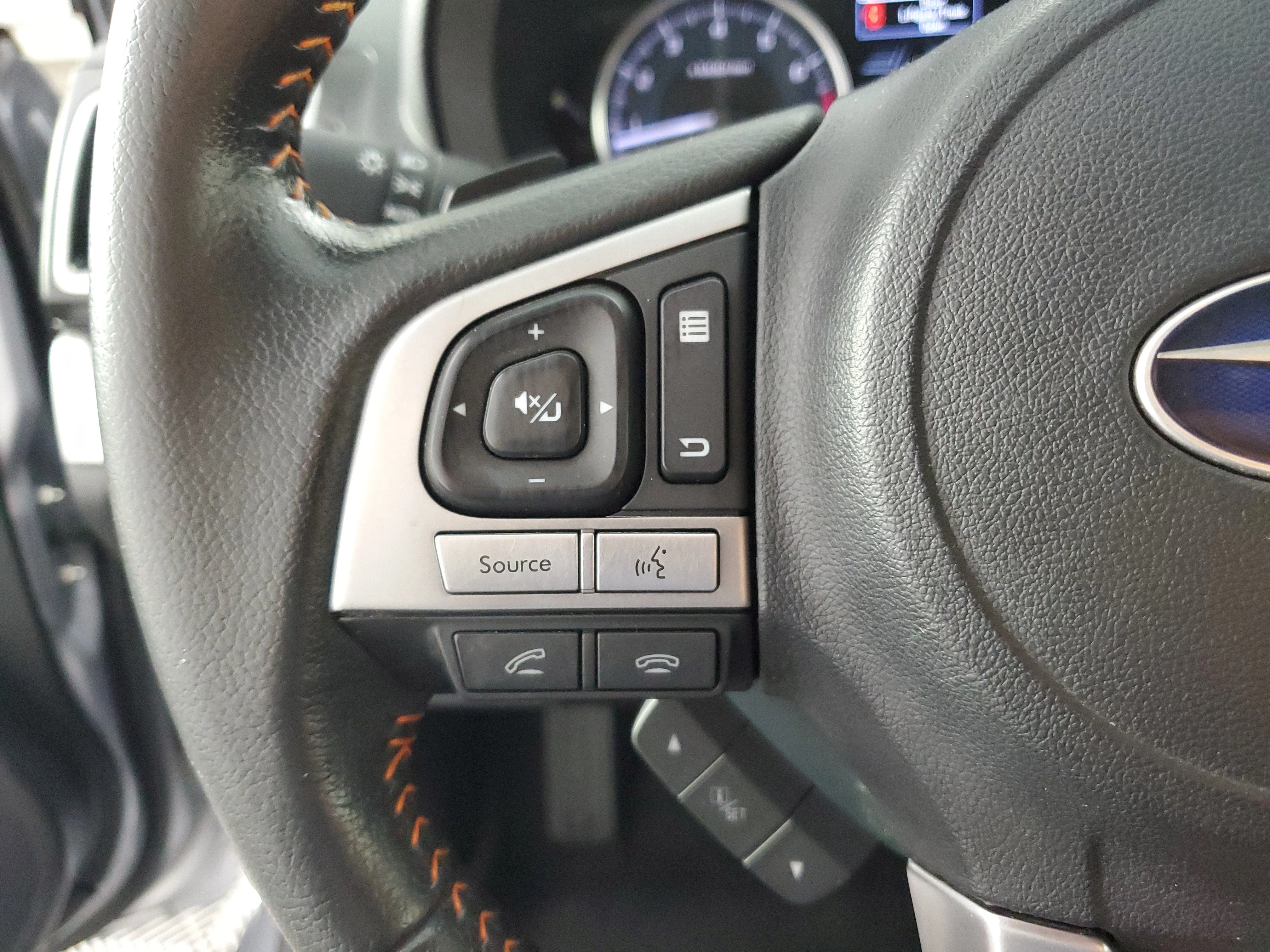 Used 2017 Ice Silver Metallic Subaru Limited image 23