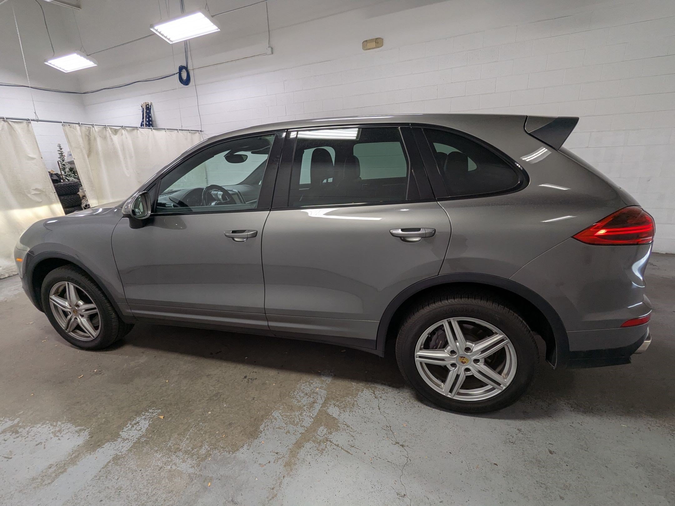 Used 2016 Meteor Gray Metallic Porsche Base image 8