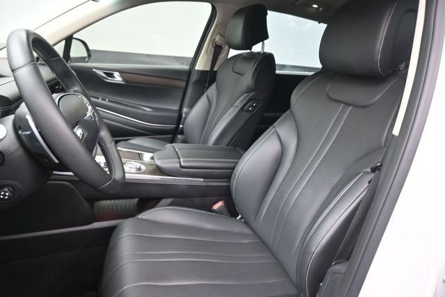 Used 2023 White Genesis 3.5T image 19