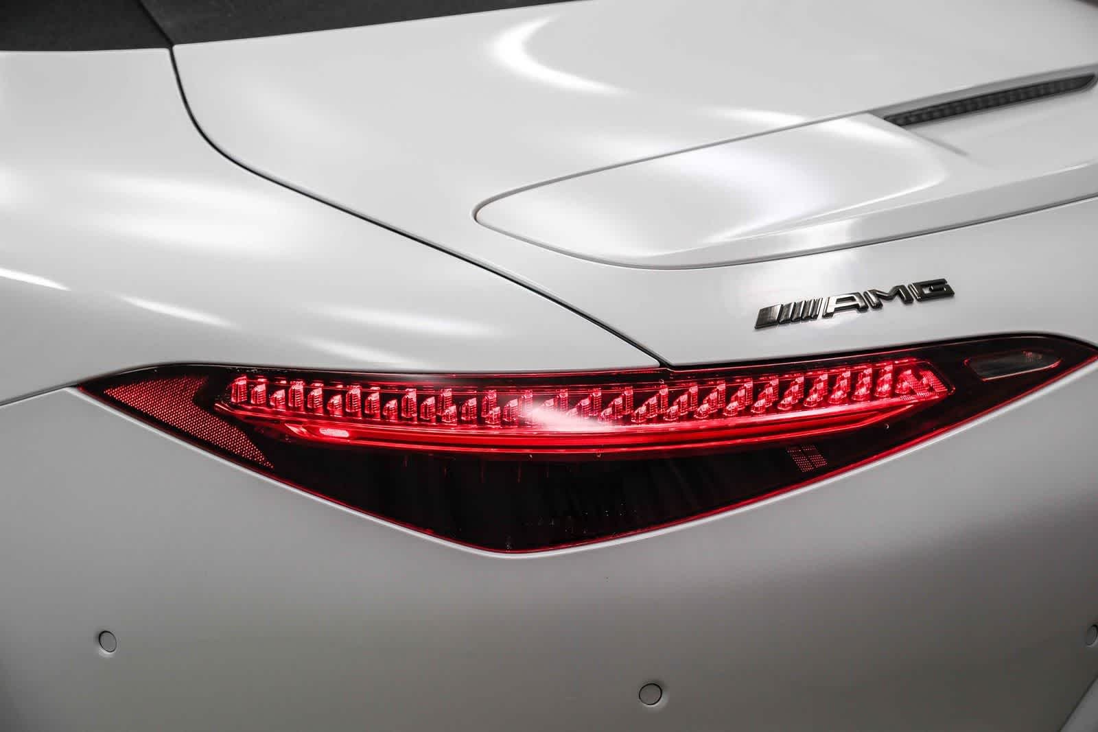 Certified Used 2023 MANUFAKTUR Moonlight White Metallic Mercedes-Benz AMG® SL 43 image 7