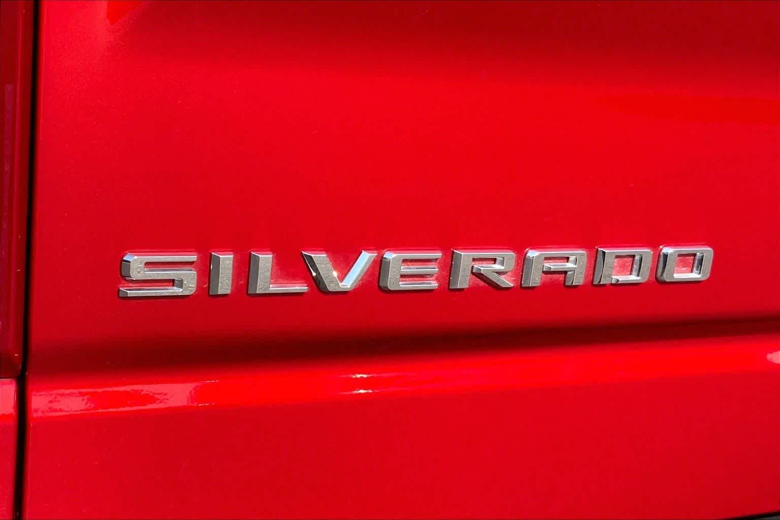 Used 2024 Radiant Red Tintcoat Chevrolet RST image 31