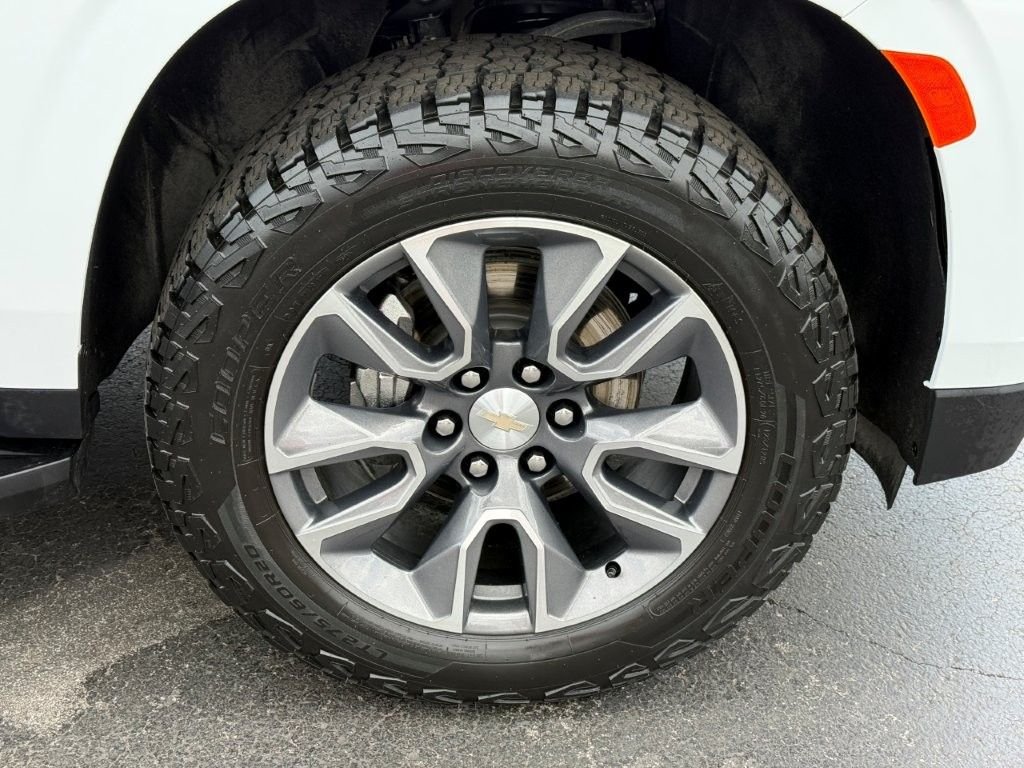 Used 2024 White Chevrolet LS image 7