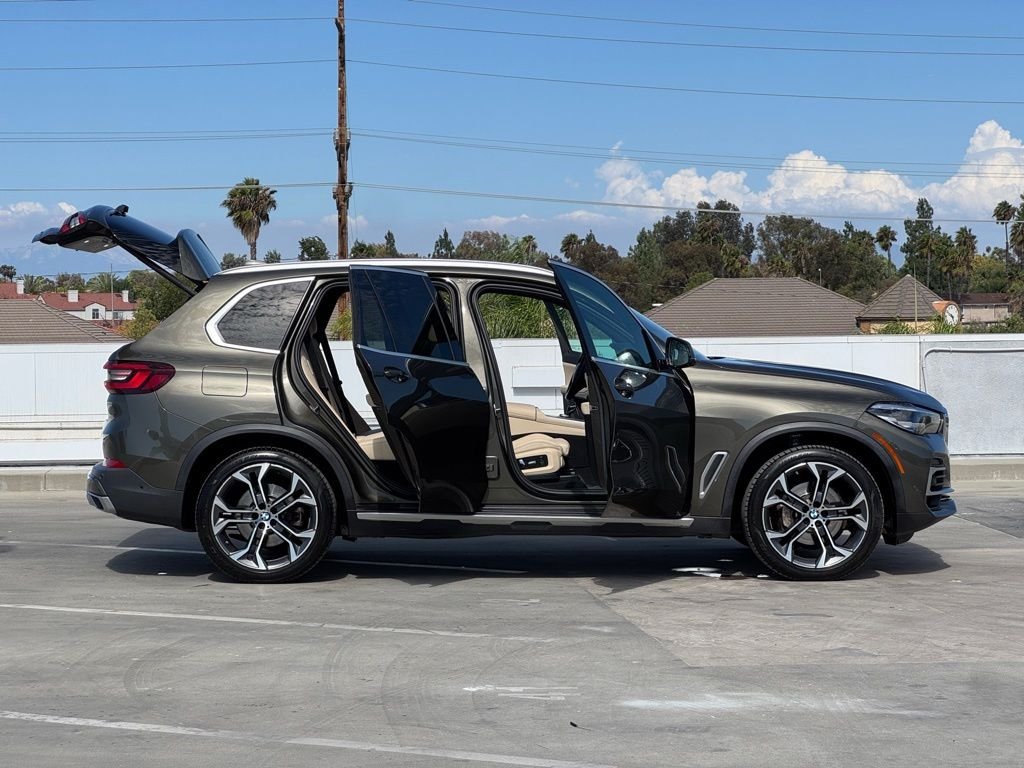 Used 2022 Green Metallic BMW sDrive40i image 29