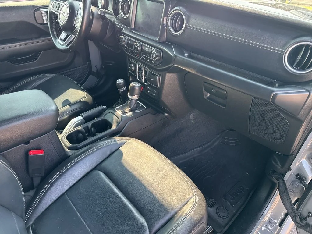 Used 2018 Gray Jeep Unlimited Sahara image 31