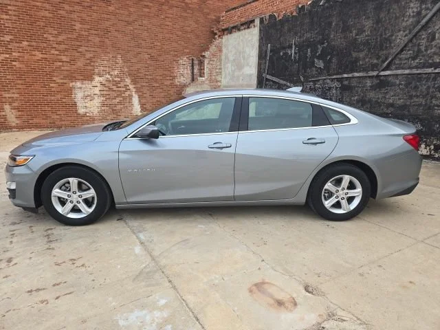 Used 2024 Sterling Gray Metallic Chevrolet 1LT image 4