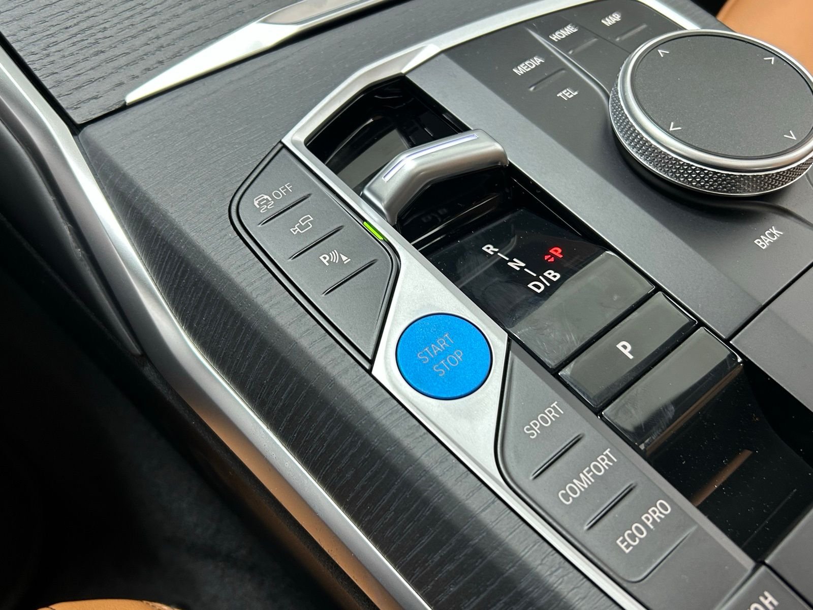 New 2026 Black Sapphire Metallic BMW xDrive40 image 35