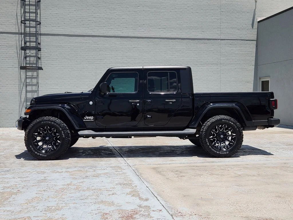 Used 2020 Black Clearcoat Jeep Overland image 5